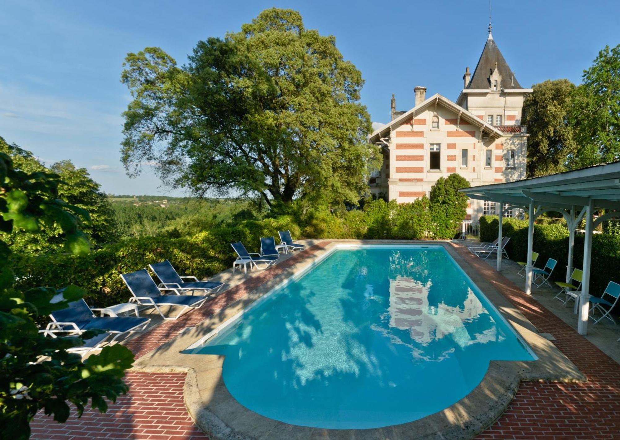 Hotel L'Yeuse - Teritoria Chateaubernard Exterior photo